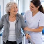 Riabilitazione geriatrica: autonomia e capacità funzionali